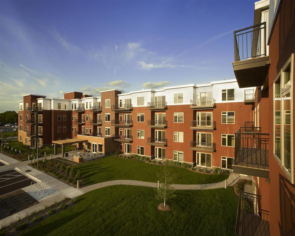 Execustay At York Place Apts Edina Exteriör bild